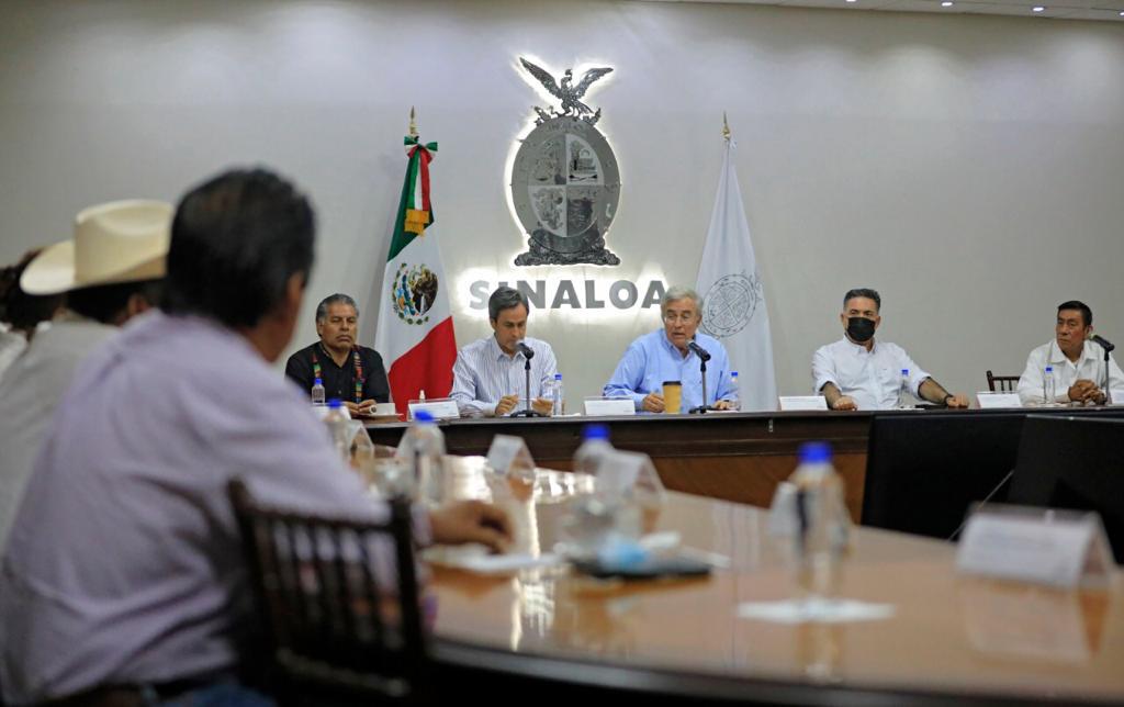 $!‘No vamos a discriminar a nadie por su manera de pensar’, les dice Rocha a cobanaros tras consulta de planta de amoniaco