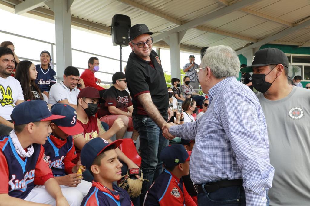 $!Rocha Moya acude a La Higuerita a apoyar a sinaloenses que compiten en Clasificatorio Cal Ripken Jr.