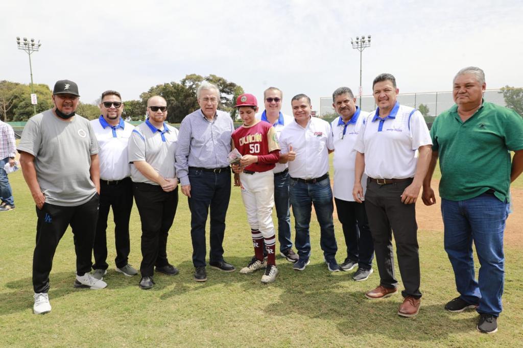 $!Rocha Moya acude a La Higuerita a apoyar a sinaloenses que compiten en Clasificatorio Cal Ripken Jr.