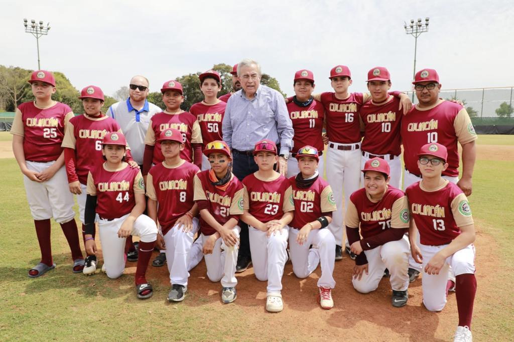$!Rocha Moya acude a La Higuerita a apoyar a sinaloenses que compiten en Clasificatorio Cal Ripken Jr.