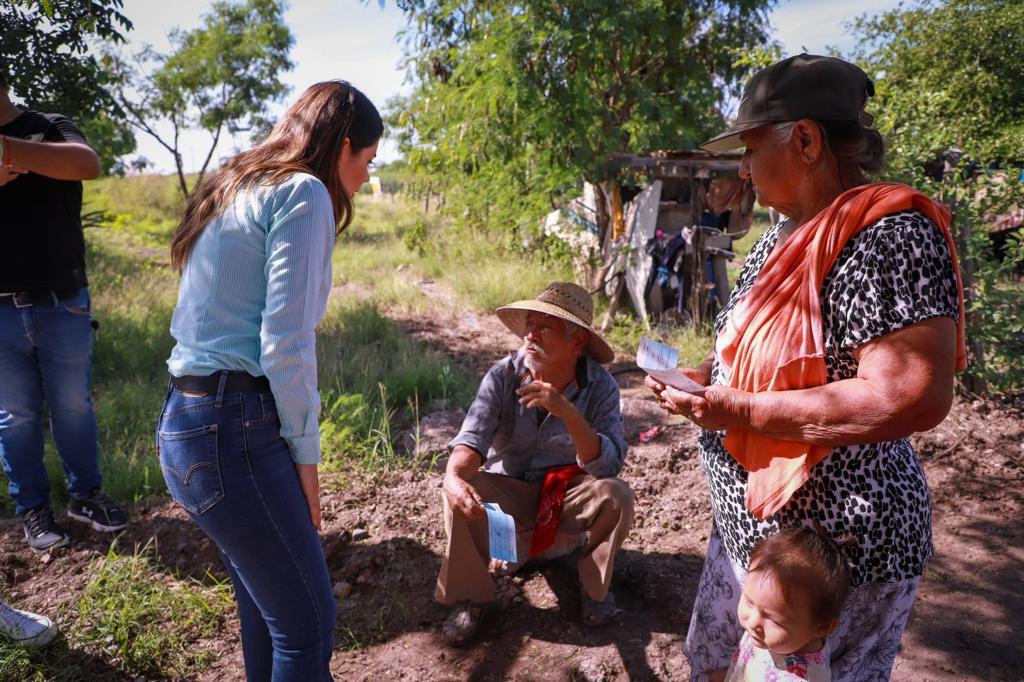 $!Entrega DIF Culiacán 228 cheques a familias damnificadas por ‘Norma’