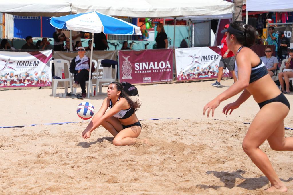 $!Sinaloa tiene arranque prometedor en Macroregional de voleibol de playa
