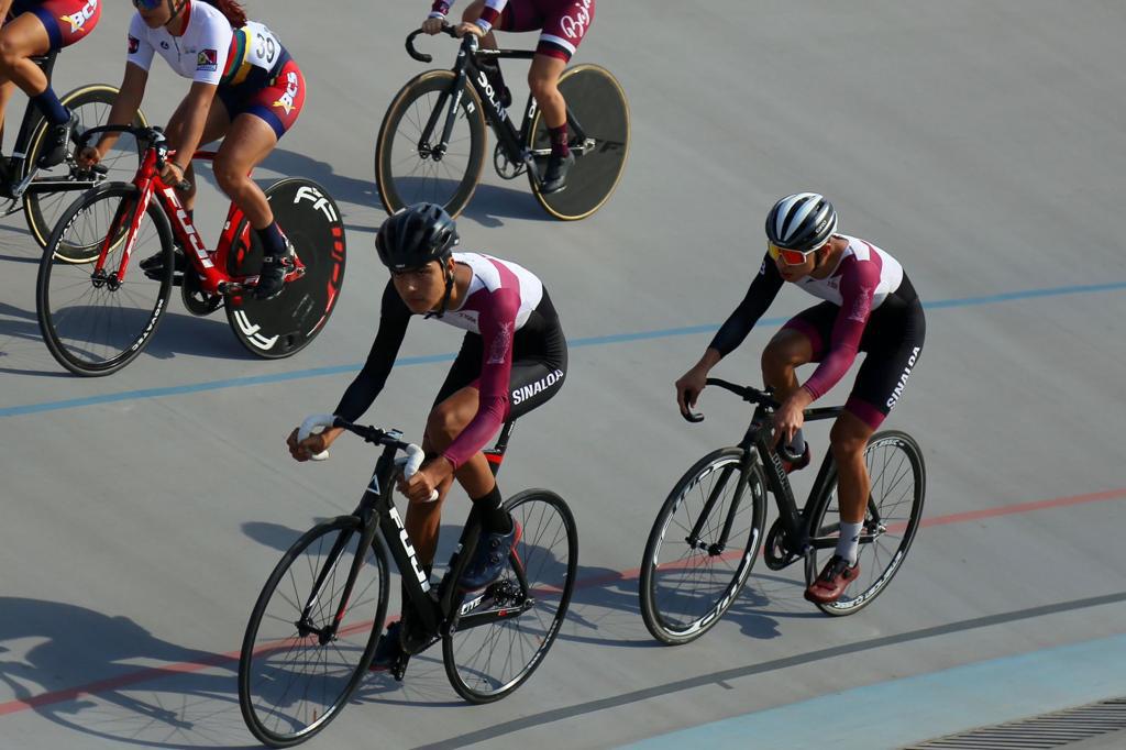 $!Sinaloa se apodera de 15 boletos más en el Macro Regional de ciclismo