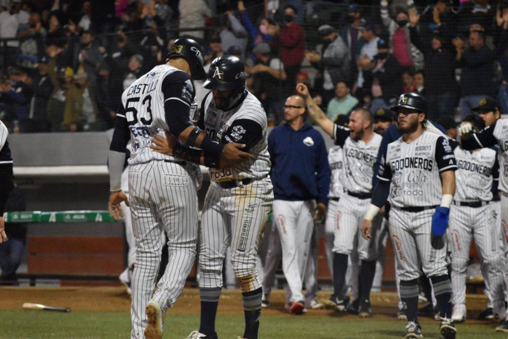 $!Yadir Drake corona letal rally y Algodoneros de Guasave empata la serie ante Yaquis