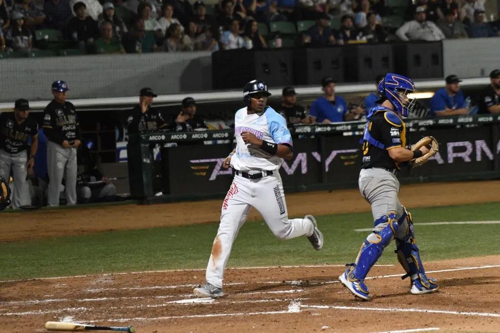 $!Kinley sale inspirado y conduce a Algodoneros a la victoria