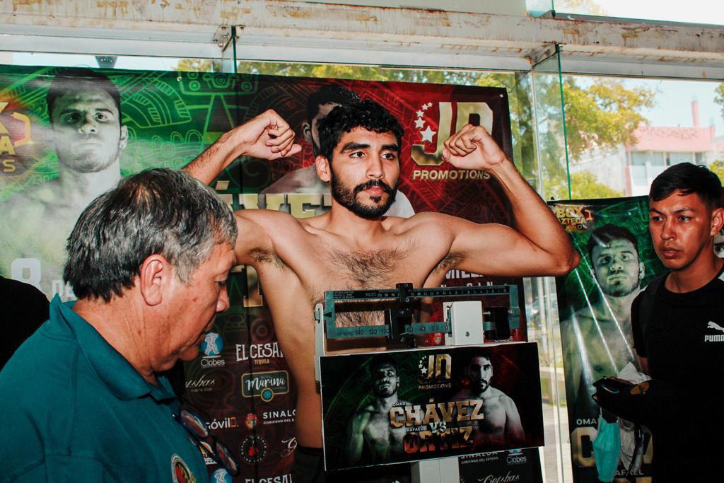 $!Omar Chávez libra la báscula y está listo para regresar este sábado al ring