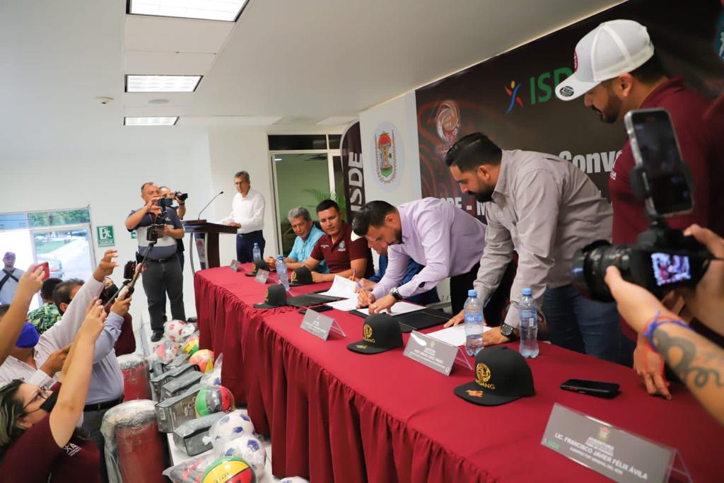 $!Isde y Angostura firman convenio de colaboración