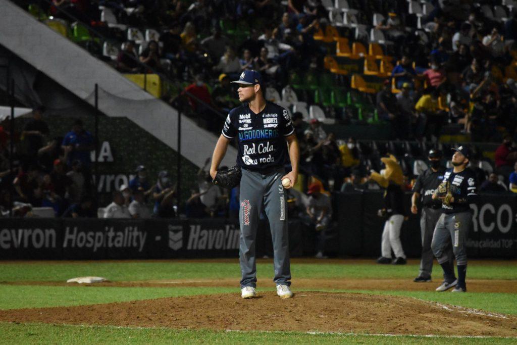$!Algodoneros de Guasave gana la doble cartelera a Cañeros de Los Mochis