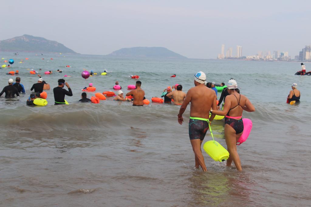 $!Alcanzan meta esperada en Travesía Anual de Natación