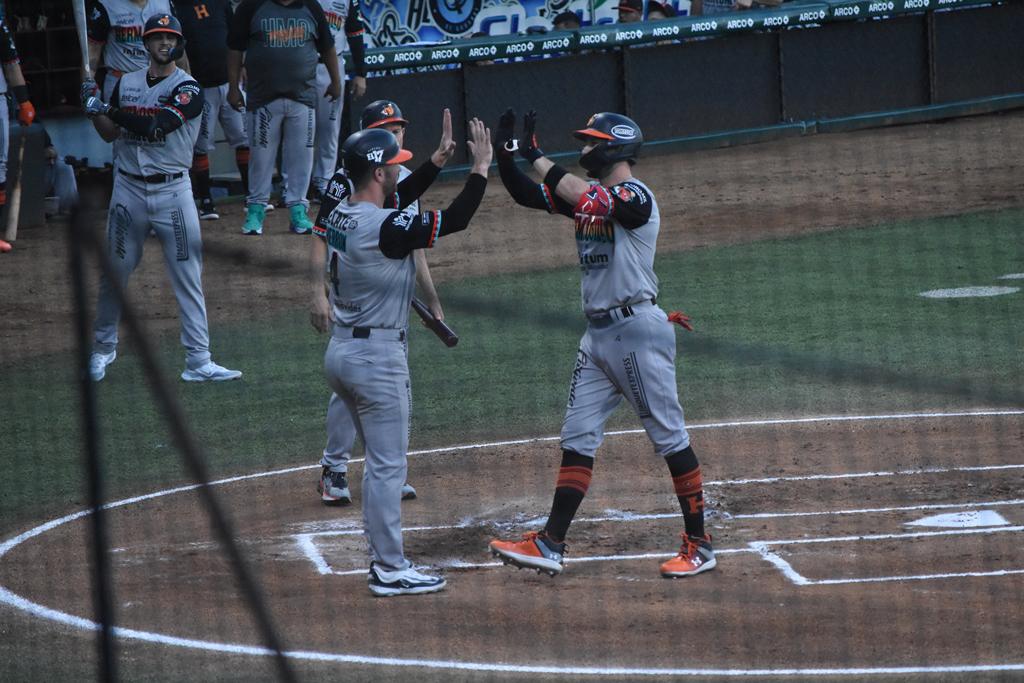 $!El pitcheo de Ríos y el poder de Kieboom impulsan triunfo de Naranjeros
