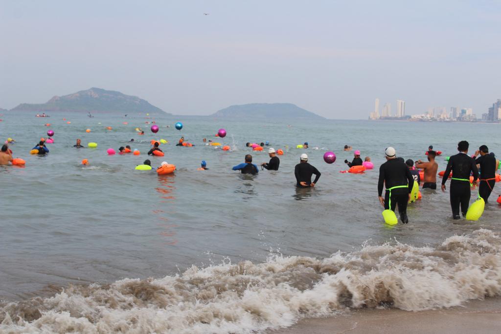 $!Alcanzan meta esperada en Travesía Anual de Natación