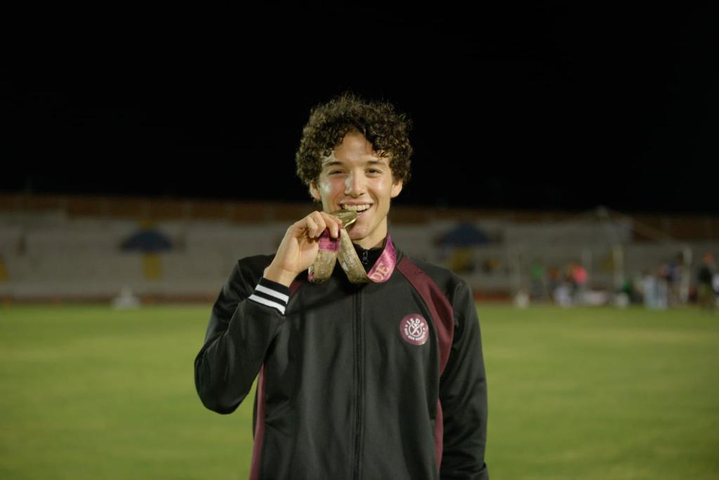 $!Mazatleco Gerónimo Páez conquista el oro en los 800 mp de los Juegos Nacionales Conade
