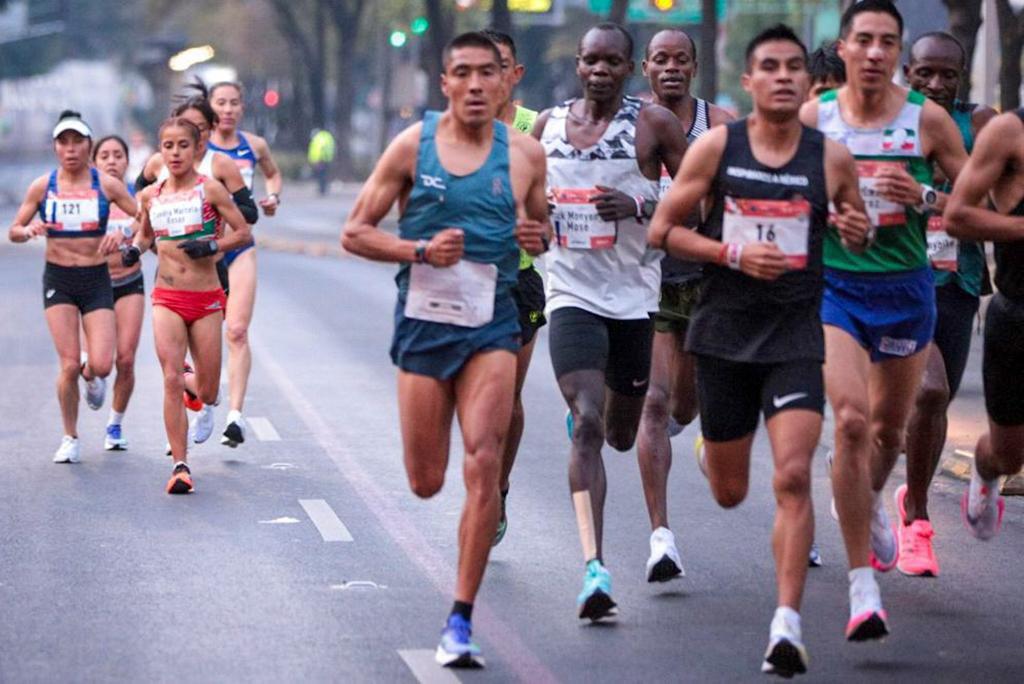 $!Mexicanos hacen el 1-2 en el Maratón de la Ciudad de México