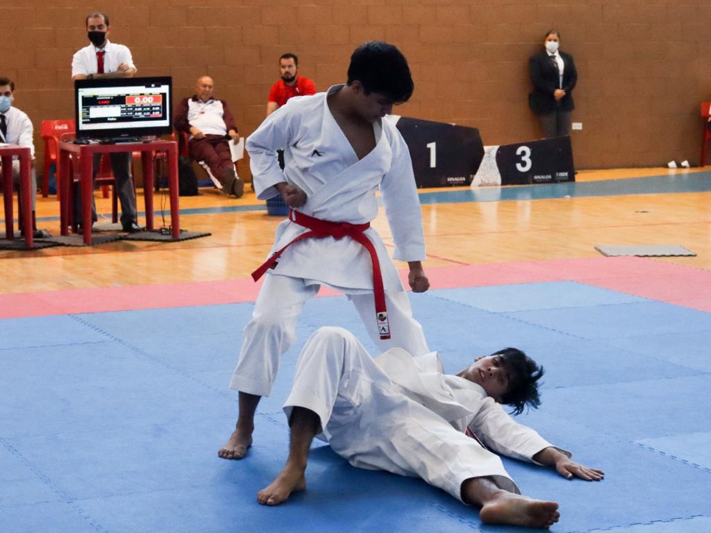 $!Mazatlán y Culiacán dominan el karate en el Estatal de los Juegos Conade