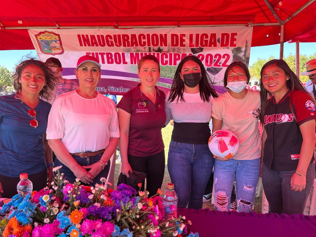 $!Histórica ceremonia de futbol en Escuinapa, cinco ligas son inauguradas