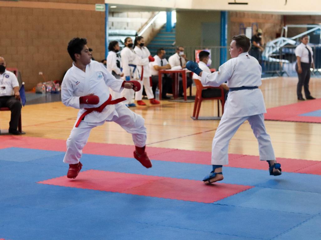 $!Mazatlán y Culiacán dominan el karate en el Estatal de los Juegos Conade