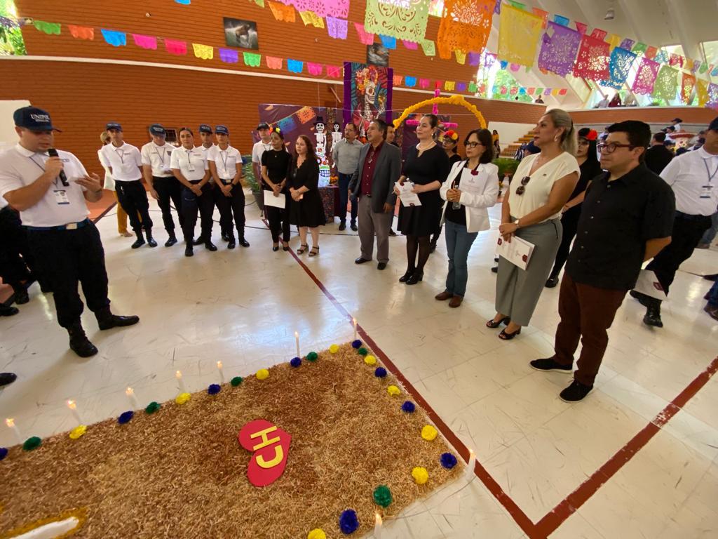 $!Conmemora Unipol a compañeros caídos en Concurso de Altares de Día de Muertos