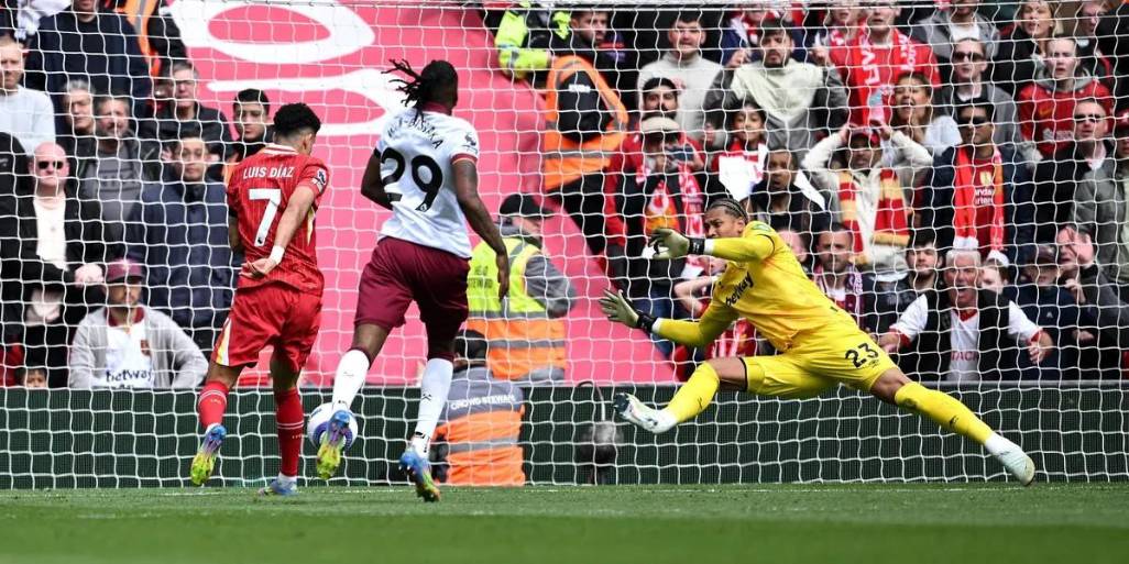 Liverpool se acerca al título con una ajustada victoria sobre West Ham