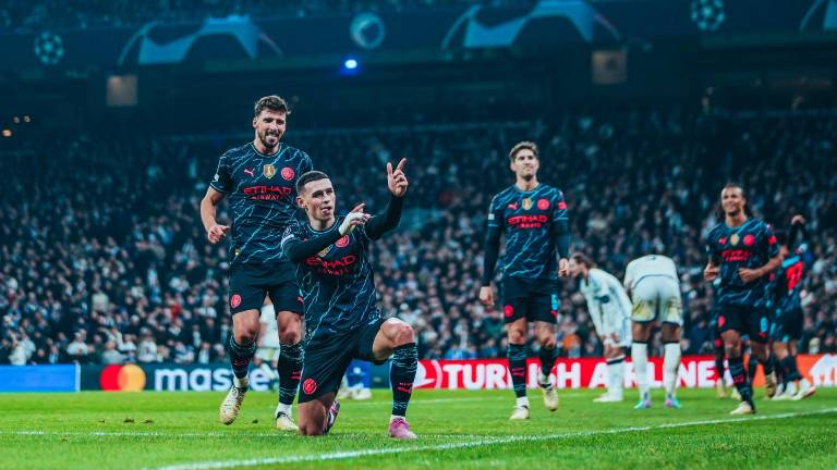 Phil Foden celebra el tercer gol del Manchester City en casa del Copenhague.