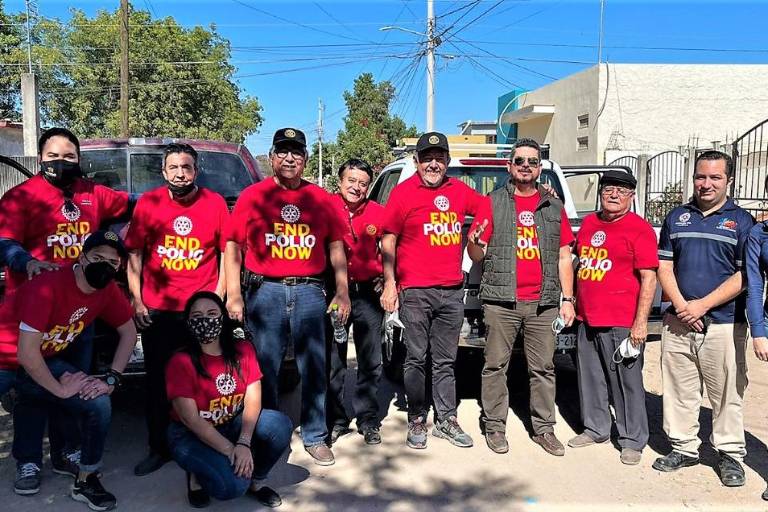 El Club Rotario Culiacán Oriente entrega despensas a familias de escasos recursos