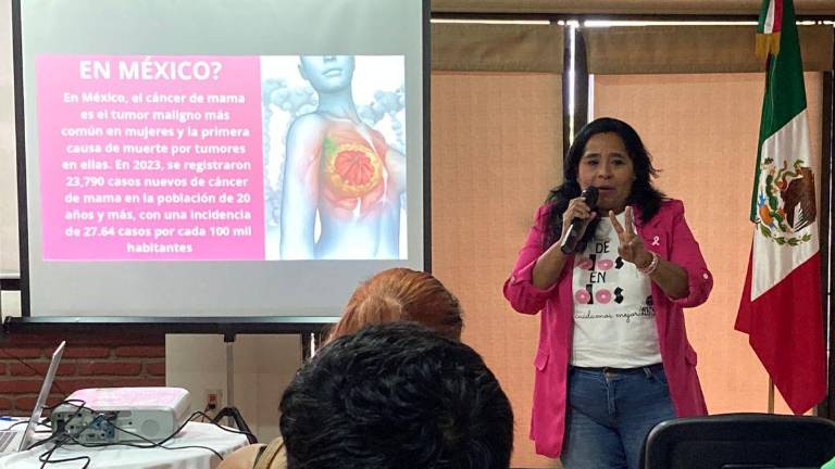 Yadira Marcela Miranda Estrada, presidenta del Grupo Reto en Mazatlán, en conferencia.