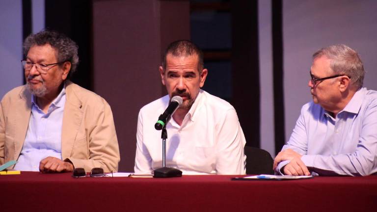 Élmer Mendoza, Jesús Ramón Ibarra y Ulises Cisneros.