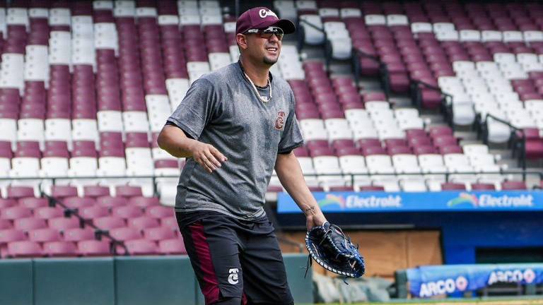 Dariel Álvarez ya reportó el campo de prácticas de Tomateros de Culiacán.