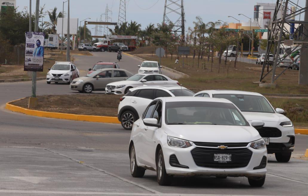 $!Reportan poco tráfico vehicular en Avenida del Delfín