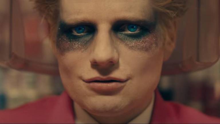 Ed Sheeran lanza su cuarto disco formado de 14 temas, uno de ellos es Bad Habits.