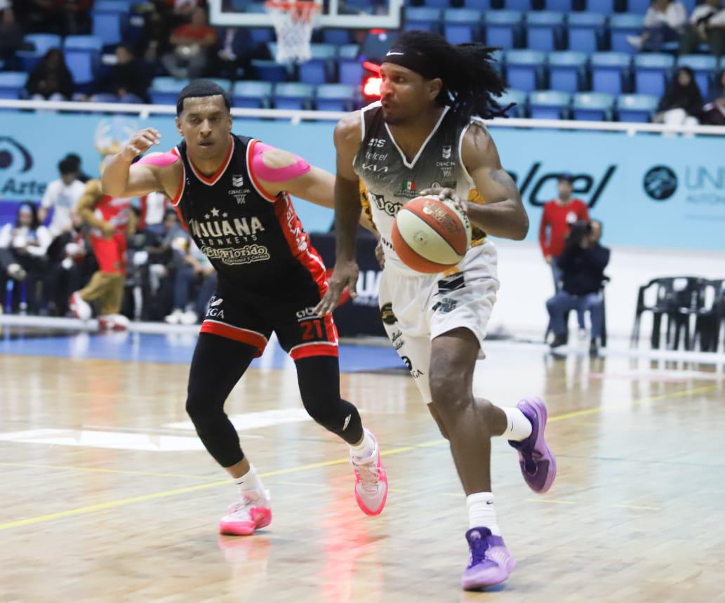 $!Venados Basketball da golpe de autoridad y vence al líder Zonkeys de Tijuana