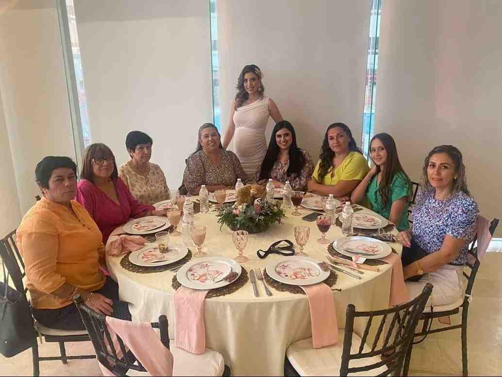 $!Una tarde muy agradable pasó la futura mamá con sus invitadas.