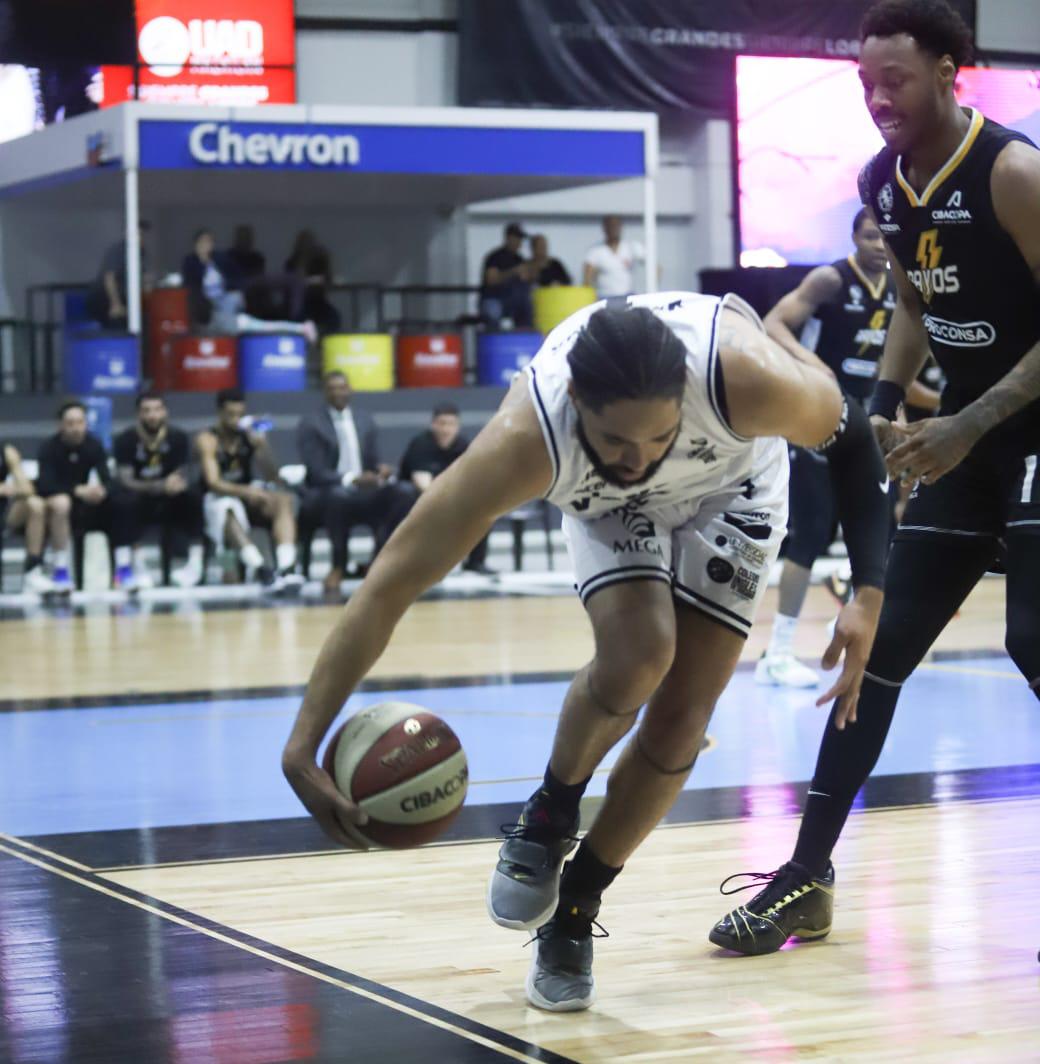 $!¡Rayos! Venados Basketball cae en el primero de la serie