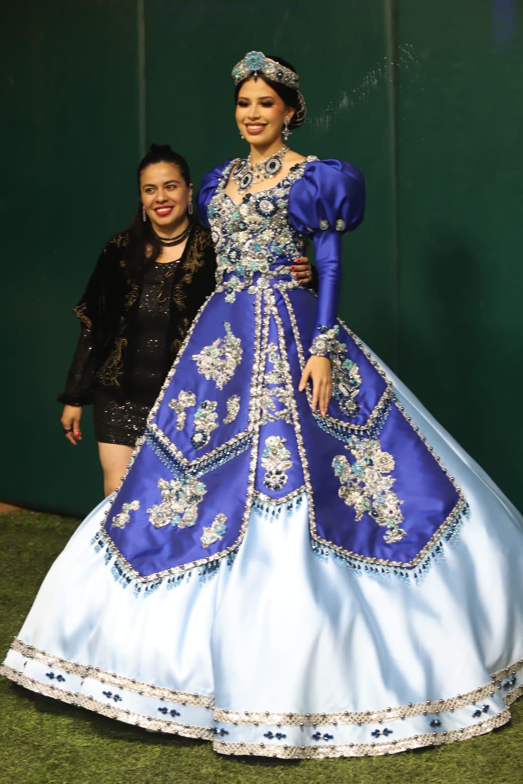 $!La escritora Claudina Domingo, ganadora del premio Clemencia Isaura de Poesía 2024 pondrá la corona a Siu Ling Cotero Chío.