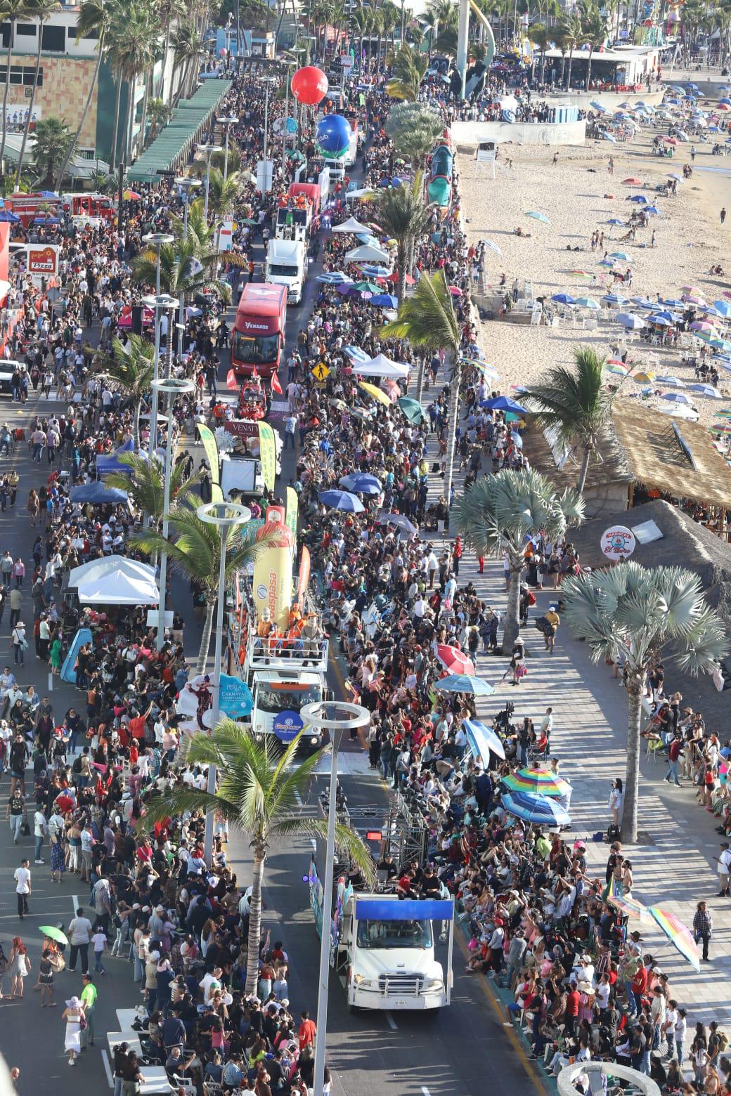 $!Vive Mazatlán la emoción del primer desfile del Carnaval de Mazatlán
