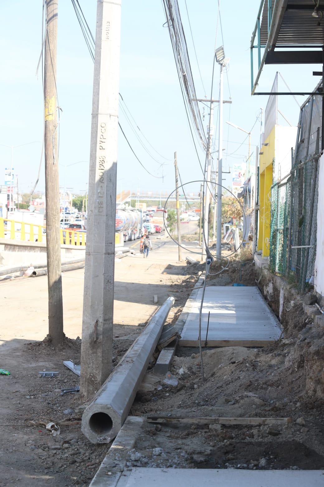 $!Vecinos sufren ‘apagón’ de 12 horas por obras en el Paso Superior del Libramiento Colosio