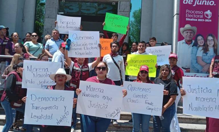 Militantes de Morena en Navolato protestan en el IEES y exigen copias de actas electorales