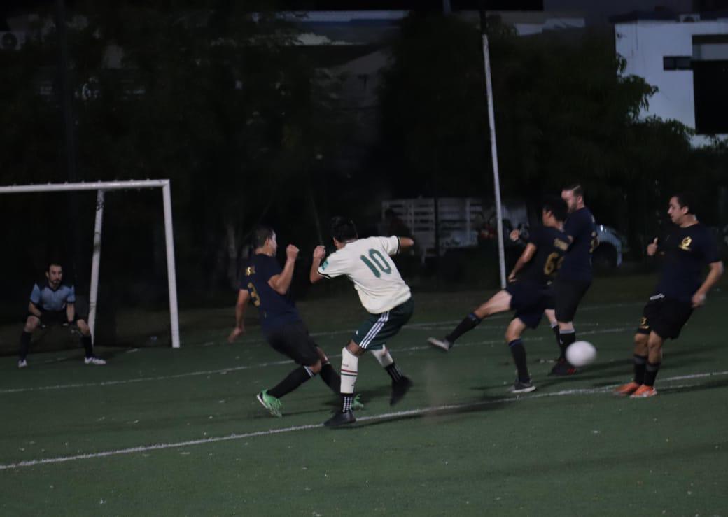 $!Ponen a rodar el balón en el Cuarto Torneo de futbol Colegio Abogados Genaro Estrada A.C.