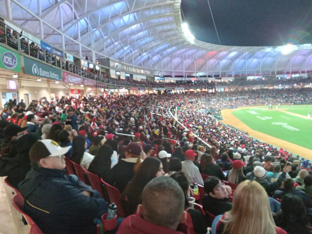$!Venados pega de nuevo a Tomateros y está a la mitad del camino a la final