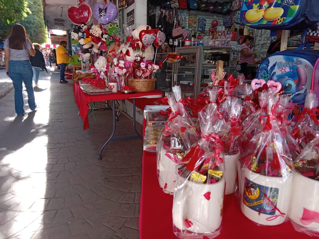 $!Comerciantes en Rosario reportan una baja en las ventas del 14 de febrero