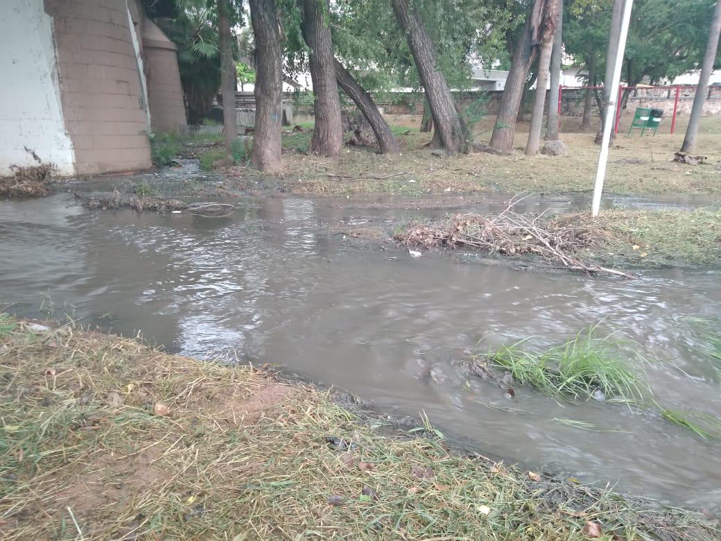 $!Denuncian brote de aguas negras que desembocan en el río Tamazula, en Culiacán