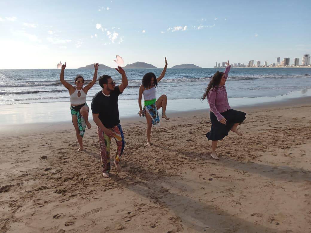 $!Se conectan con la naturaleza en ceremonia para recibir el Equinoccio de Primavera en Mazatlán