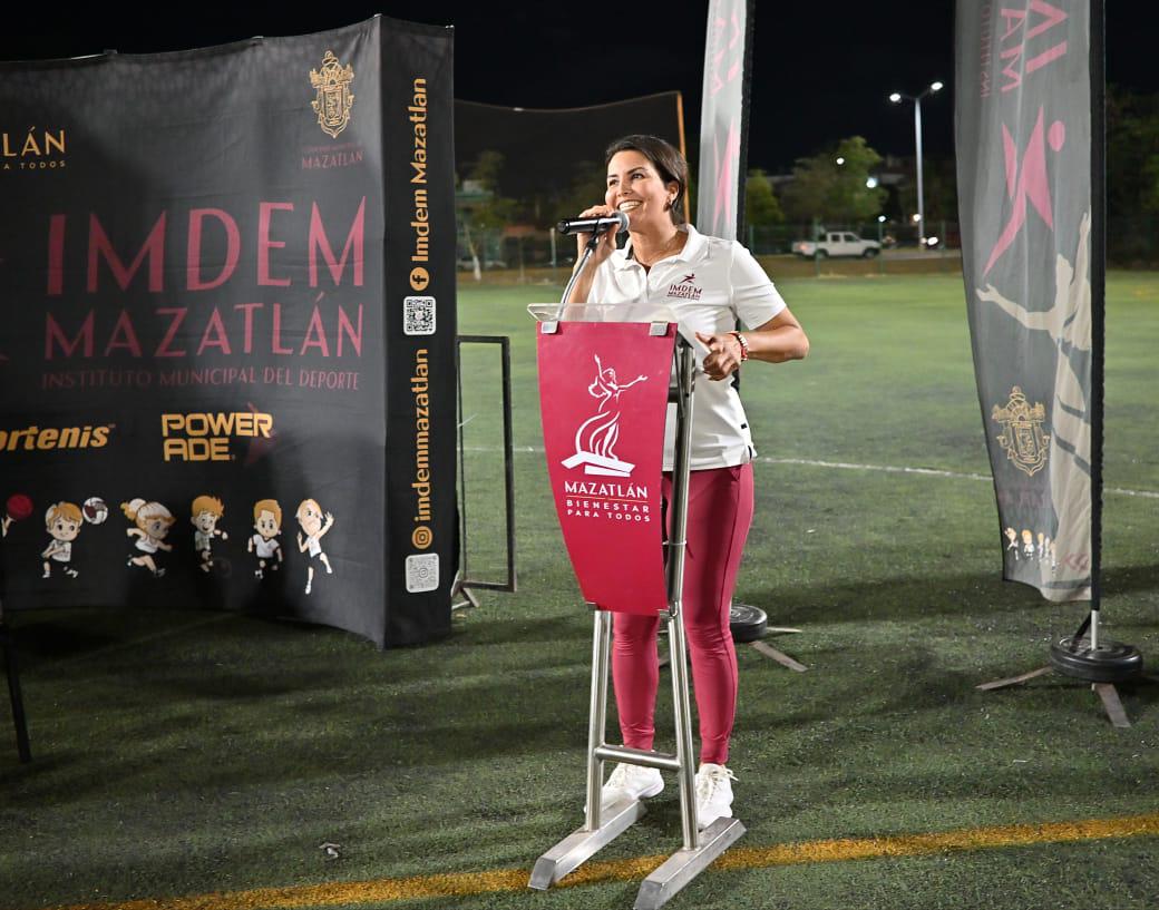 $!¡Encienden las emociones! Inauguran torneos estatales de futbol en Mazatlán