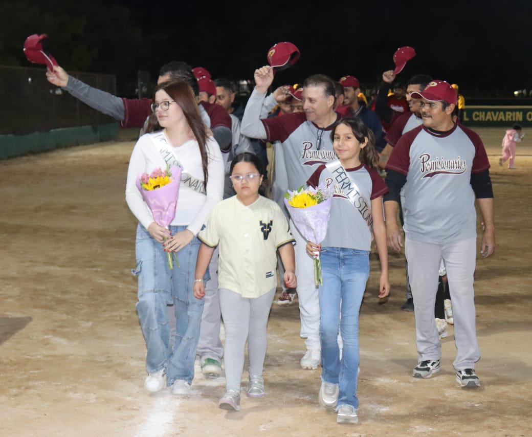 $!Inaugura Alianza de Camiones Urbanos de Mazatlán temporada de Liga de Softbol Camionera
