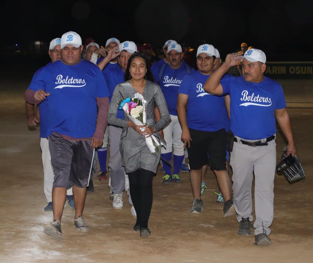 $!Inaugura Alianza de Camiones Urbanos de Mazatlán temporada de Liga de Softbol Camionera