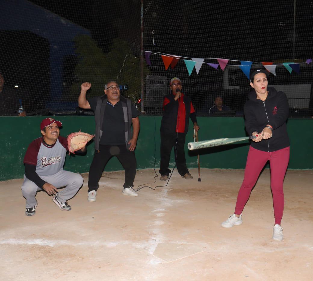 $!Inaugura Alianza de Camiones Urbanos de Mazatlán temporada de Liga de Softbol Camionera