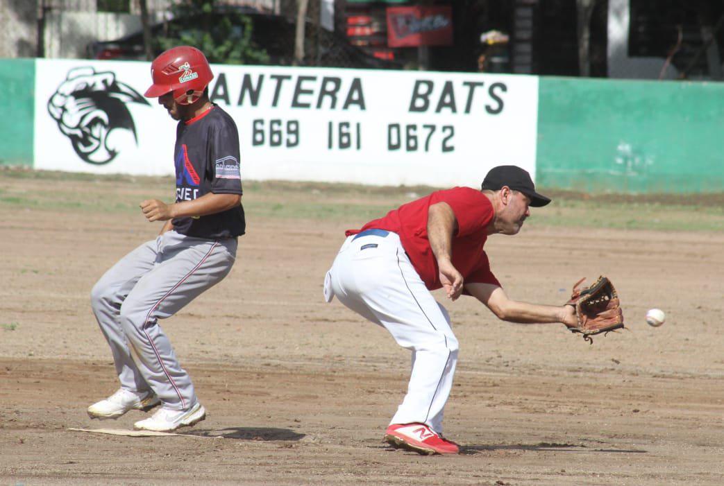 $!Suma COVEC valioso triunfo en la Liga de Beisbol Mercados