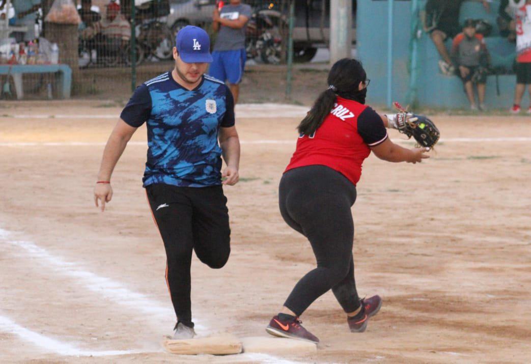 $!Listas las semifinales de la Liga de Softbol Municipal de Mazatlán