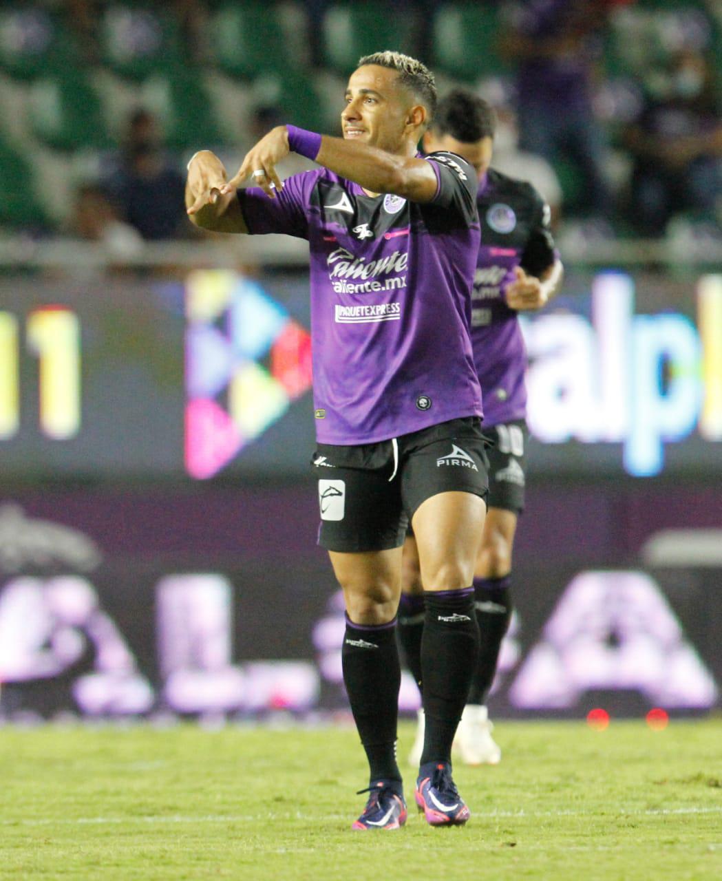 $!Mazatlán FC remonta ante Gallos Blancos y se mantiene en zona de reclasificación