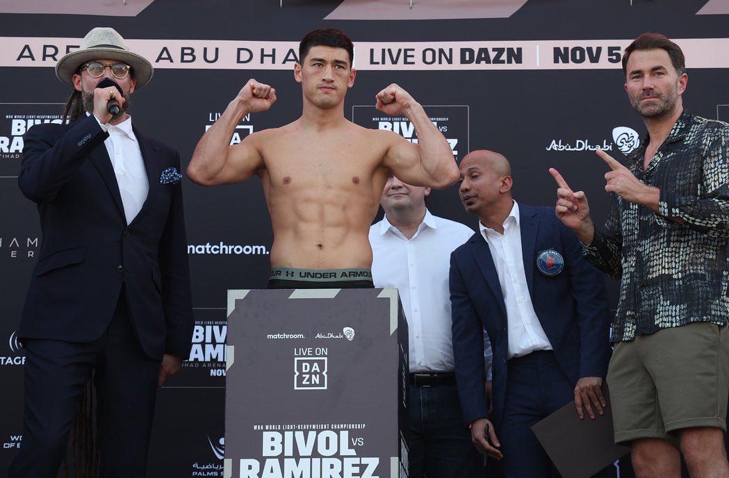 $!‘Zurdo’ Ramírez y Bivol libran la báscula y están listos para su combate