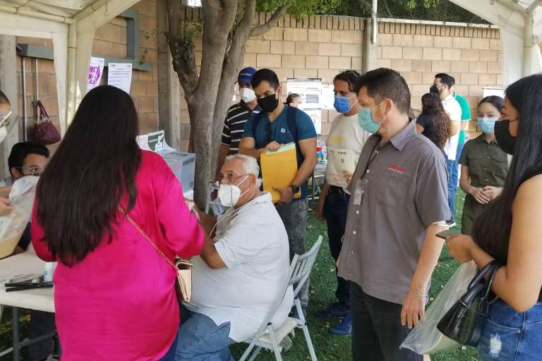 Una de tres casillas está abierta en el Instituto Senda, en Culiacán